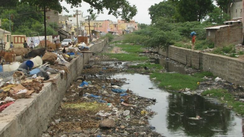 नाल्यात कचरा टाकल्यास वस्तीचे पाणी बंद करा, प्रवीण परदेशी यांचा कर्मचाऱ्यांना आदेश