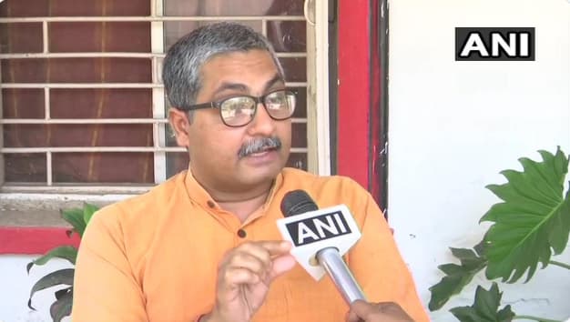 महात्मा गांधी यांना पाकिस्तानचे राष्ट्रपिता म्हणणं आली अंगाशी, भाजपा प्रवक्त्यांना पक्षाने दाखवला बाहेरचा रस्ता महात्मा गांधी यांना पाकिस्तानचे राष्ट्रपिता म्हणणं आली अंगाशी, भाजपा प्रवक्त्यांना पक्षाने दाखवला बाहेरचा रस्ता