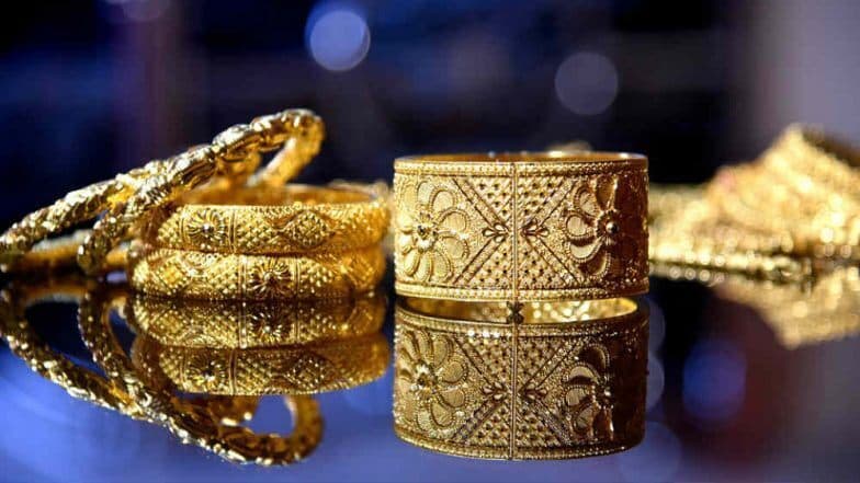 पश्चिम बंगाल: महिलेच्या पोटातून निघाले दीड किलो सोने आणि नाणी पश्चिम बंगाल: महिलेच्या पोटातून निघाले दीड किलो सोने आणि नाणी