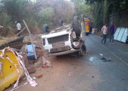 Thane Pothole Death: ड्रेनेज लाईनच्या कामासाठी खोदलेल्या खड्ड्यात कार पलटी झाल्याने ३१ वर्षीय ठाणेकराचा मृत्यू Thane Pothole Death: ड्रेनेज लाईनच्या कामासाठी खोदलेल्या खड्ड्यात कार पलटी झाल्याने ३१ वर्षीय ठाणेकराचा मृत्यू