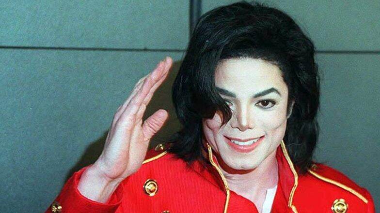 Michael Jackson 10th Death Anniversary: किंग ऑफ पॉप मायकल जॅक्सन आजही आहे जिवंत; त्याच्या नावावर होते कोट्यवधी रुपयांची कमाई Michael Jackson 10th Death Anniversary: किंग ऑफ पॉप मायकल जॅक्सन आजही आहे जिवंत; त्याच्या नावावर होते कोट्यवधी रुपयांची कमाई