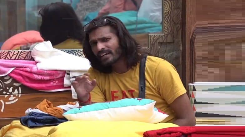 Bigg Boss Marathi 2: आपण कोणाला फुटेज देत नाही,अवघा महाराष्ट्र मला पाहतोय: अभिजित बिचुकले Bigg Boss Marathi 2: आपण कोणाला फुटेज देत नाही,अवघा महाराष्ट्र मला पाहतोय: अभिजित बिचुकले