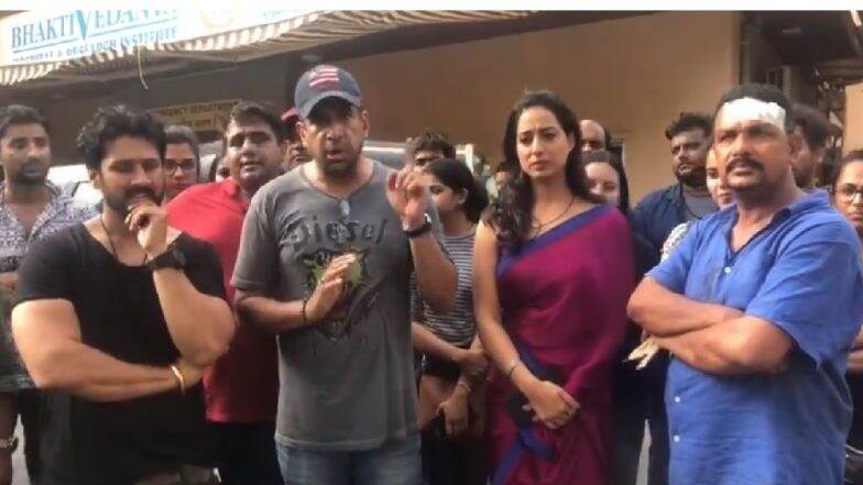व्हिडिओ: 'Fixer' वेब सीरिज शूटिंग सेटवर गुंडांचा हल्ला, अनेक कलाकार जखमी, थोडक्यात बचावली माही गिल व्हिडिओ: 'Fixer' वेब सीरिज शूटिंग सेटवर गुंडांचा हल्ला, अनेक कलाकार जखमी, थोडक्यात बचावली माही गिल
