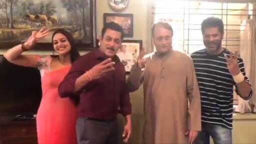 Dabangg 3: सलमान खान च्या दबंग 3 चे शुटींग सुरु; प्रमोद खन्ना साकारणार आपल्या भावाची, विनोद खन्ना यांची भूमिका Dabangg 3: सलमान खान च्या दबंग 3 चे शुटींग सुरु; प्रमोद खन्ना साकारणार आपल्या भावाची, विनोद खन्ना यांची भूमिका