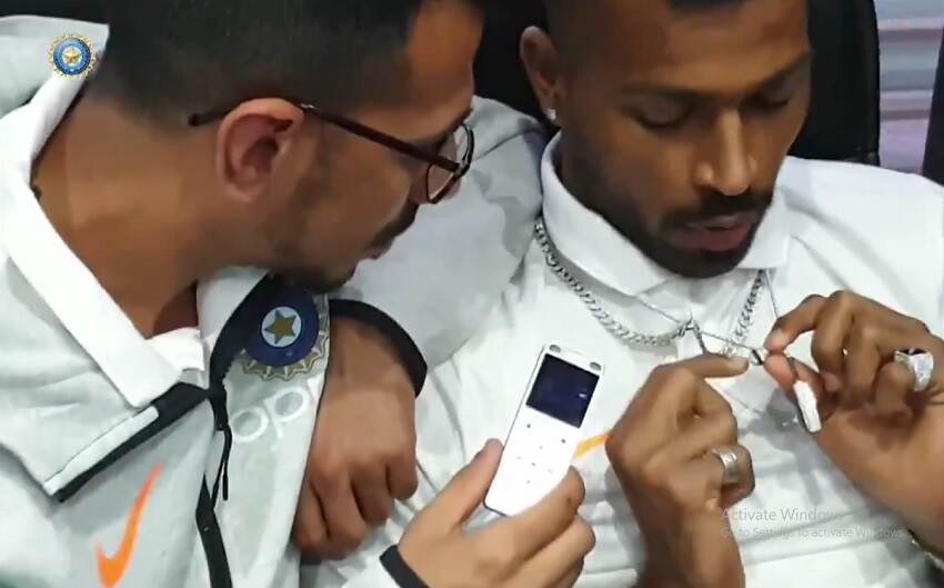 हिरा है सदा के लिए! चहल टीव्हीवर हार्दिक पंड्याने व्यक्त केलं त्याच 'Diamond' प्रेम, Wrist-Watch ची किंमत जाणून तुम्हीही थक्क व्हाल
