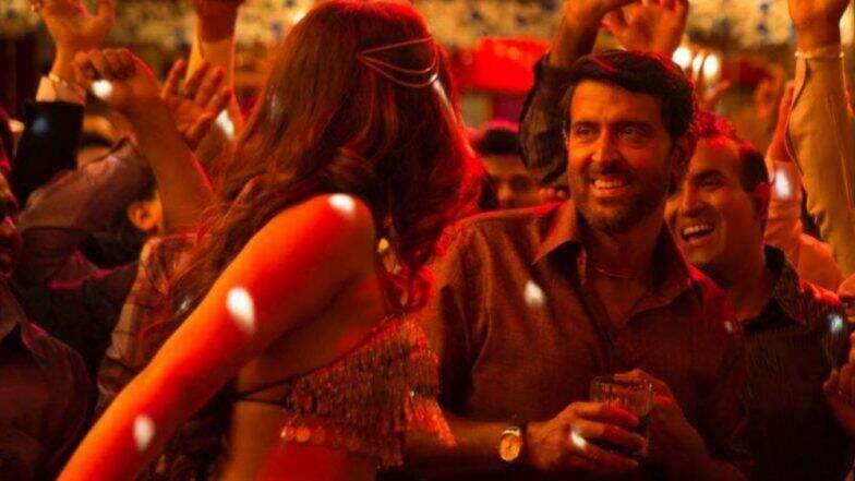 Super 30 'Paisa' Song: तुमच्या बेरंगी दुनियेला रंगीन बनवायला आलयं 'Paisa' साँग, तुम्ही ऐकलं का? Super 30 'Paisa' Song: तुमच्या बेरंगी दुनियेला रंगीन बनवायला आलयं 'Paisa' साँग, तुम्ही ऐकलं का?