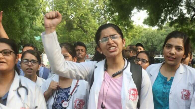 Medical Bill च्या निषेधार्ध 31 जुलै ला देशातील सर्व सरकारी रुग्णालयात OPD विभाग राहणार बंद Medical Bill च्या निषेधार्ध 31 जुलै ला देशातील सर्व सरकारी रुग्णालयात OPD विभाग राहणार बंद