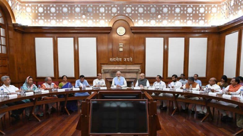 मंत्र्यांनी घरातून काम न करता ऑफिसात सकाळी 9.30 पर्यंत पोहचावे, पंतप्रधान नरेंद्र मोदी यांचा आदेश मंत्र्यांनी घरातून काम न करता ऑफिसात सकाळी 9.30 पर्यंत पोहचावे, पंतप्रधान नरेंद्र मोदी यांचा आदेश