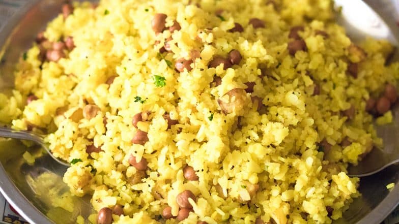 World Poha Day 2019: वेगवेगळ्या प्रांतातील पोह्याचे नाव आणि त्याचे आरोग्यदायी फायदे ऐकून तुम्हीही व्हाल थक्क World Poha Day 2019: वेगवेगळ्या प्रांतातील पोह्याचे नाव आणि त्याचे आरोग्यदायी फायदे ऐकून तुम्हीही व्हाल थक्क