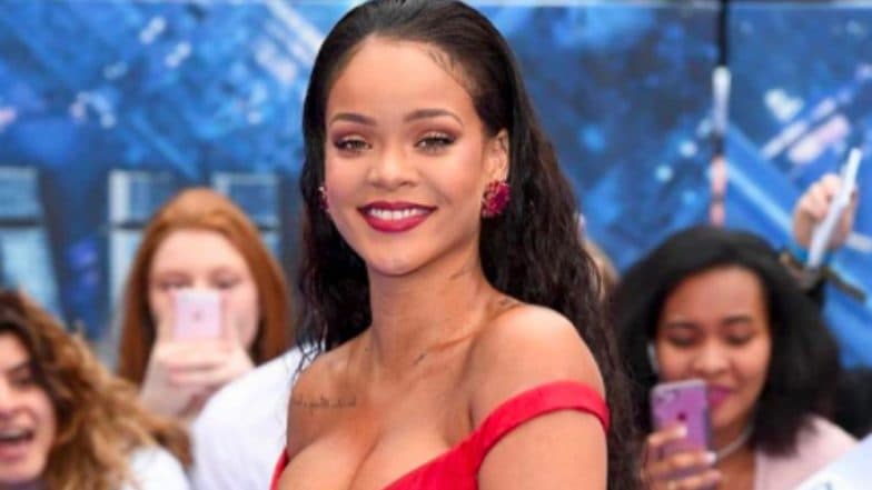 अबब! मॅडोना, बियॉन्से ला मागे टाकत Rihanna बनली जगातील सर्वात श्रीमंत महिला गायक; जाणून घ्या एकूण संपती अबब! मॅडोना, बियॉन्से ला मागे टाकत Rihanna बनली जगातील सर्वात श्रीमंत महिला गायक; जाणून घ्या एकूण संपती