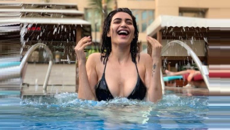 Karishma Tanna Hot Photo: अभिनेत्री करिश्मा तन्नाचा बोल्ड लूक आला समोर, बिकिनीमध्ये दिसून आली Hot