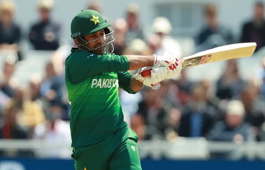 PAK vs SL 3rd ODI: पाकिस्तानी कर्णधार सरफराज अहमद ने रचला इतिहास, एमएस धोनी च्यासह 'या' एलिट लिस्टमध्ये झाला समावेश PAK vs SL 3rd ODI: पाकिस्तानी कर्णधार सरफराज अहमद ने रचला इतिहास, एमएस धोनी च्यासह 'या' एलिट लिस्टमध्ये झाला समावेश