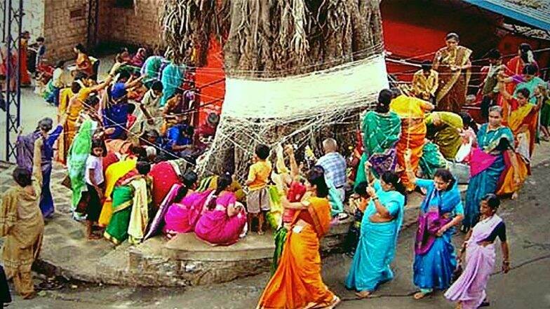 Vat Purnima 2019: 'हे' तीन वर मागून यमाकडून परत मिळवले होते सावित्रीने आपल्या पतीचे सत्यवानाचे प्राण, जाणून घ्या कथा Vat Purnima 2019: 'हे' तीन वर मागून यमाकडून परत मिळवले होते सावित्रीने आपल्या पतीचे सत्यवानाचे प्राण, जाणून घ्या कथा