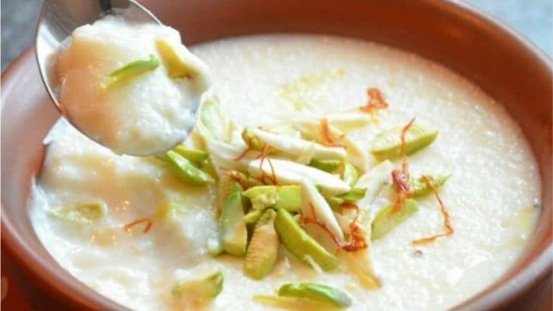 Eid 2019 Special Phirni Recipe: नात्यांमध्ये गोडवा आणणारी मुस्लिम पद्धतीची फिरनी एकदा चाखाच, पाहा रेसिपी Eid 2019 Special Phirni Recipe: नात्यांमध्ये गोडवा आणणारी मुस्लिम पद्धतीची फिरनी एकदा चाखाच, पाहा रेसिपी