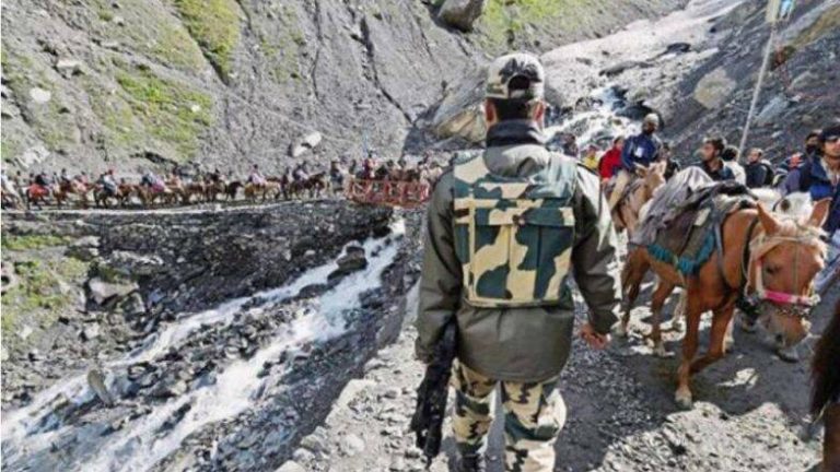 Amarnath Cloud Burst : अमरनाथ गुहेच्या खालच्या भागात ढगफूटी, बचावकार्यासाठी हेलिकॉप्टर रवाना