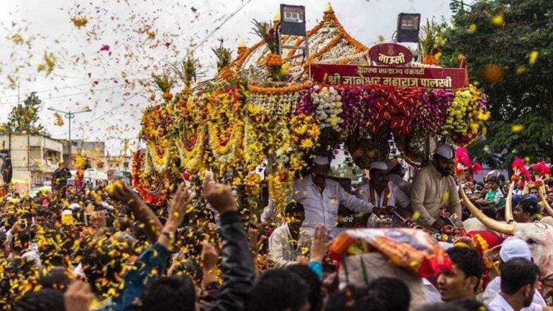 Pandharpur Wari 2019: यंदा 25 जूनला संत ज्ञानेश्वर यांची पालखी ठेवणार प्रस्थान; येथे पहा संपूर्ण वेळापत्रक Pandharpur Wari 2019: यंदा 25 जूनला संत ज्ञानेश्वर यांची पालखी ठेवणार प्रस्थान; येथे पहा संपूर्ण वेळापत्रक