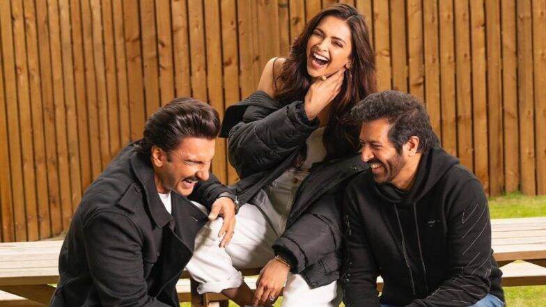 '83' चित्रपटाच्या सेटवर दीपिका ने रणवीरला दिला बॅट ने चोप, पाहा व्हिडियो '83' चित्रपटाच्या सेटवर दीपिका ने रणवीरला दिला बॅट ने चोप, पाहा व्हिडियो