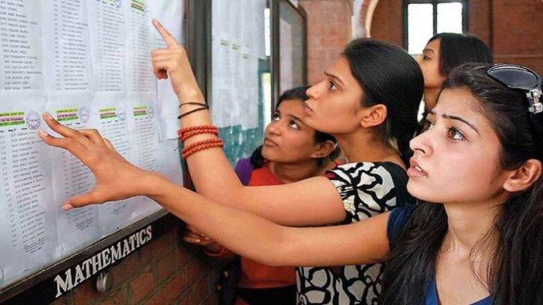 Mumbai University Admission 2019: बारावीची First Merit List जाहीर, मुंबईतील 'या' पाच टॉप महाविद्यालयांची Cut Off List येथे पाहा Mumbai University Admission 2019: बारावीची First Merit List जाहीर, मुंबईतील 'या' पाच टॉप महाविद्यालयांची Cut Off List येथे पाहा