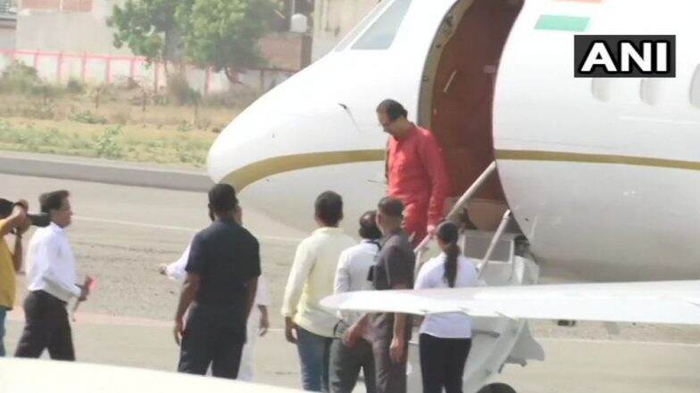 शिवसेना पक्षप्रमुख उद्धव ठाकरे 18 खासदारांसह थोड्याच वेळाच रामलल्लांचे दर्शन घेणार शिवसेना पक्षप्रमुख उद्धव ठाकरे 18 खासदारांसह थोड्याच वेळाच रामलल्लांचे दर्शन घेणार