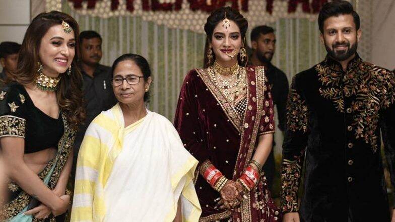 अभिनेत्री आणि खासदार नुसरत जहां हिच्या रिसेप्शन सोहळ्याचे खास फोटोज अभिनेत्री आणि खासदार नुसरत जहां हिच्या रिसेप्शन सोहळ्याचे खास फोटोज