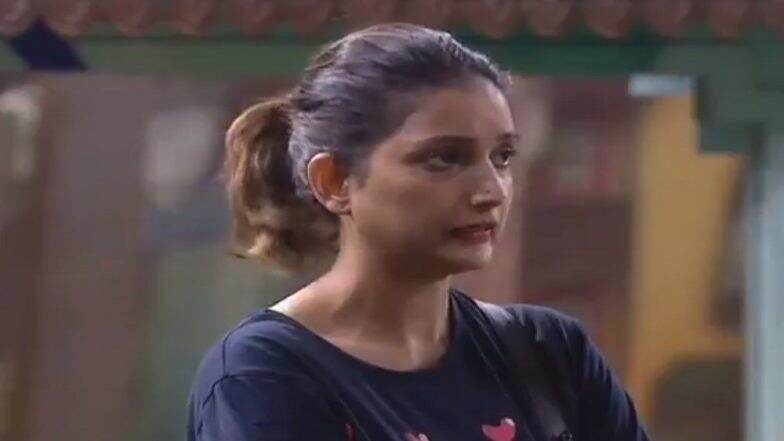 Bigg Boss Marathi 2, 15 July, Episode 52 Updates: बिग बॉसच्या घरात समुद्रमंथनातून कलश निर्मिले, रुपाली भोसले हिस कॅप्टनसी देऊन गेले Bigg Boss Marathi 2, 15 July, Episode 52 Updates: बिग बॉसच्या घरात समुद्रमंथनातून कलश निर्मिले, रुपाली भोसले हिस कॅप्टनसी देऊन गेले