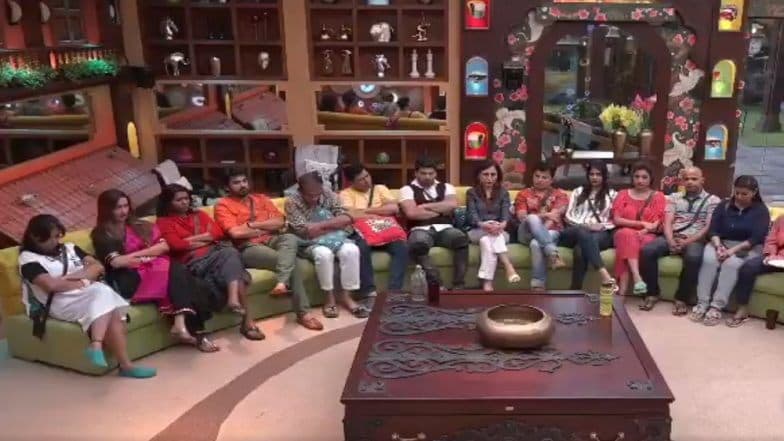 Bigg Boss Marathi 2, 8 July, Episode 44 Updates: घरातील सदस्यांचे लाज आणणारे कृत्य, बिग बॉसने दिली मोठी शिक्षा; किचन बनले भांडणाचे रणांगण Bigg Boss Marathi 2, 8 July, Episode 44 Updates: घरातील सदस्यांचे लाज आणणारे कृत्य, बिग बॉसने दिली मोठी शिक्षा; किचन बनले भांडणाचे रणांगण