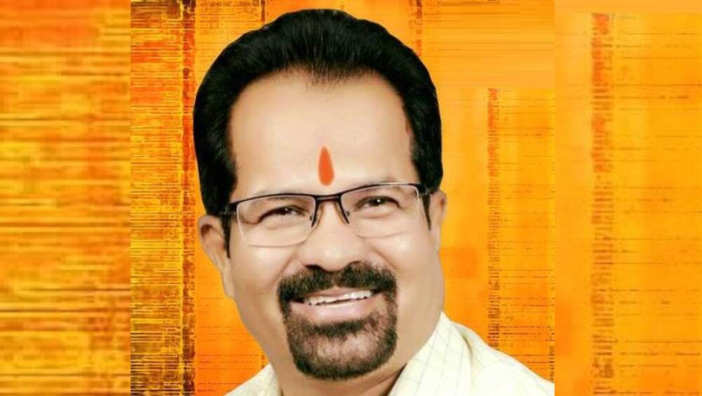 मुंबई महापौर विश्वनाथ महाडेश्वर यांचे महिलांसोबत कथित गैरवर्तन, व्हिडिओ सोशल मीडियात व्हायरल (Watch Video) मुंबई महापौर विश्वनाथ महाडेश्वर यांचे महिलांसोबत कथित गैरवर्तन, व्हिडिओ सोशल मीडियात व्हायरल (Watch Video)