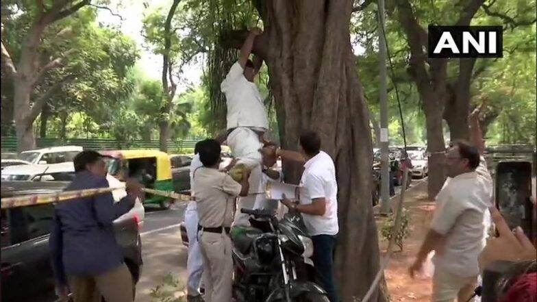 राहुल गांधी यांनी राजीनामा मागे घ्यावा म्हणून काँग्रेस मुख्यालयाबाहेर कार्यकर्त्याचा आत्महत्येचा प्रयत्न राहुल गांधी यांनी राजीनामा मागे घ्यावा म्हणून काँग्रेस मुख्यालयाबाहेर कार्यकर्त्याचा आत्महत्येचा प्रयत्न