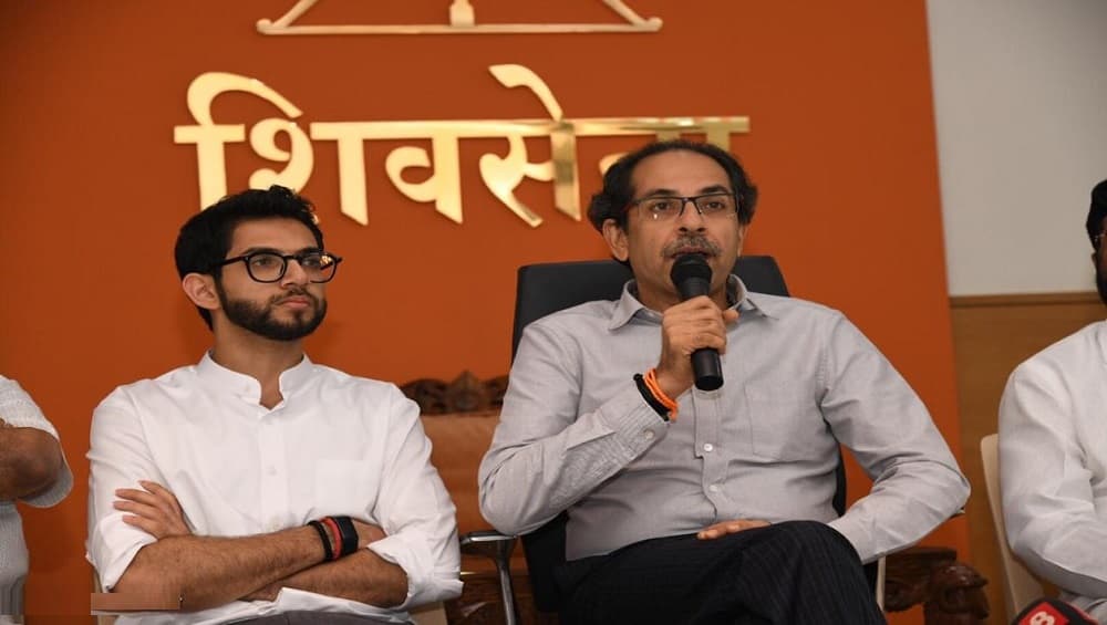 महाराष्ट्रात मुख्यमंत्री पदासाठी शिवसेना पक्ष का अडून बसलाय? महाराष्ट्रात मुख्यमंत्री पदासाठी शिवसेना पक्ष का अडून बसलाय?