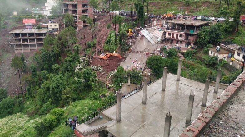 Himachal Pradesh: पावसामुळे 3 मजली इमारत कोसळली; 23 जणांचा वाचवण्यात यश, अजून 12 जण अडकल्याची भीती Himachal Pradesh: पावसामुळे 3 मजली इमारत कोसळली; 23 जणांचा वाचवण्यात यश, अजून 12 जण अडकल्याची भीती