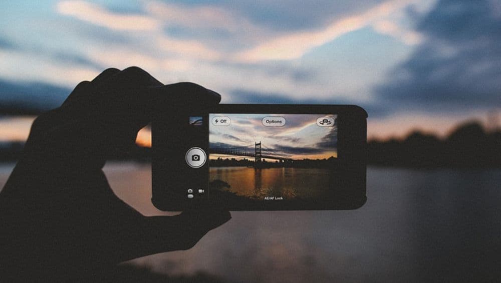 iPhone Photography Awards 2019: फोटोग्राफीच्या स्पर्धेत डिम्पी भलोतिया आणि श्रीकुमार कृष्णन या भारतीयांनी पटकावला पुरस्कार iPhone Photography Awards 2019: फोटोग्राफीच्या स्पर्धेत डिम्पी भलोतिया आणि श्रीकुमार कृष्णन या भारतीयांनी पटकावला पुरस्कार