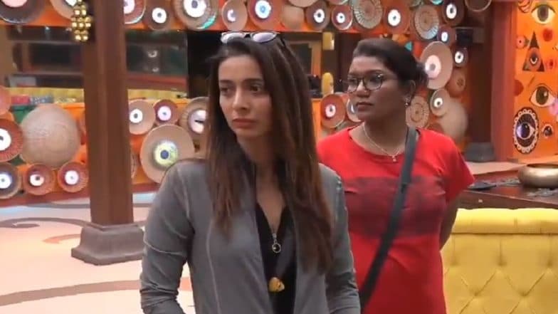 Bigg Boss Marathi 2, 18 July, Episode 54 Updates: सांकेतिक खुनासाठी डबलबार होऊनही हिना पांचाळ सुखरुप; नेहा शितोळे, शिवानी सुर्वे यांचा निशाणा निकामी Bigg Boss Marathi 2, 18 July, Episode 54 Updates: सांकेतिक खुनासाठी डबलबार होऊनही हिना पांचाळ सुखरुप; नेहा शितोळे, शिवानी सुर्वे यांचा निशाणा निकामी