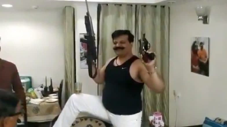 पंजाब: ट्रेन येताच तलावात उडी मारण्याचा तरुणाईचा जीवघेणा स्टंट; पहा व्हिडिओ पंजाब: ट्रेन येताच तलावात उडी मारण्याचा तरुणाईचा जीवघेणा स्टंट; पहा व्हिडिओ
