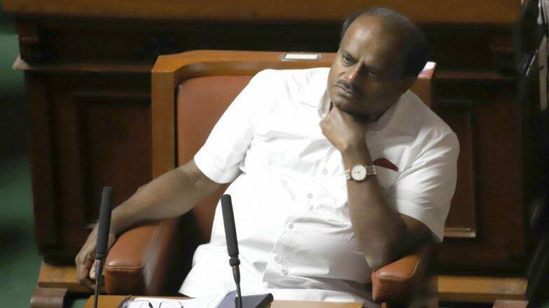 Karnataka Political Row: कुमारस्वामी सरकारला सुप्रीम कोर्टाचा झटका; विधानसभा अध्यक्ष घेणार आमदारांच्या राजीनाम्यावर निर्णय Karnataka Political Row: कुमारस्वामी सरकारला सुप्रीम कोर्टाचा झटका; विधानसभा अध्यक्ष घेणार आमदारांच्या राजीनाम्यावर निर्णय
