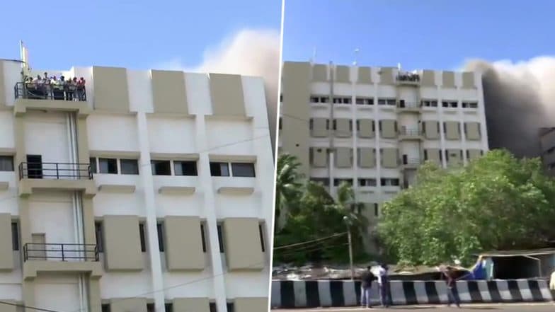 Mumbai Fire: वांद्रे परिसरात MTNL इमारतीला आग; सुमारे 100 कर्मचारी अडकल्याची भीती Mumbai Fire: वांद्रे परिसरात MTNL इमारतीला आग; सुमारे 100 कर्मचारी अडकल्याची भीती