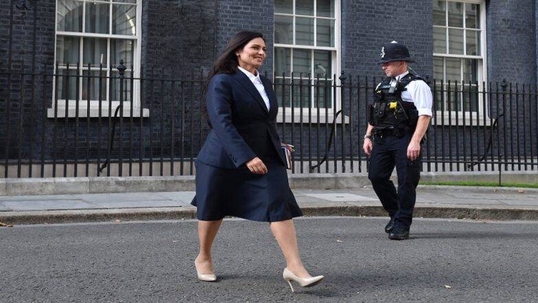 Priti Patel बनल्या ब्रिटनच्या मंत्रिमंडळात भारतीय वंशाच्या ...