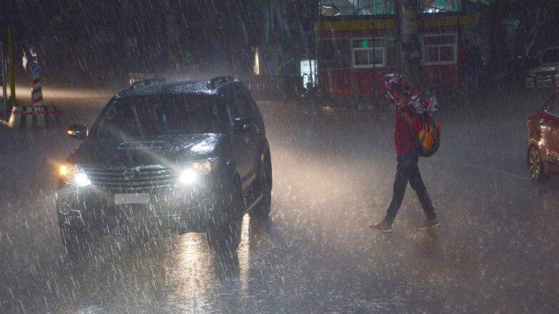 मुंबई, ठाणे येथे पावसाला सुरुवात, पुढील 24 तासांत अतिवृष्टीची शक्यता- हवामान खात्याचा अंदाज मुंबई, ठाणे येथे पावसाला सुरुवात, पुढील 24 तासांत अतिवृष्टीची शक्यता- हवामान खात्याचा अंदाज