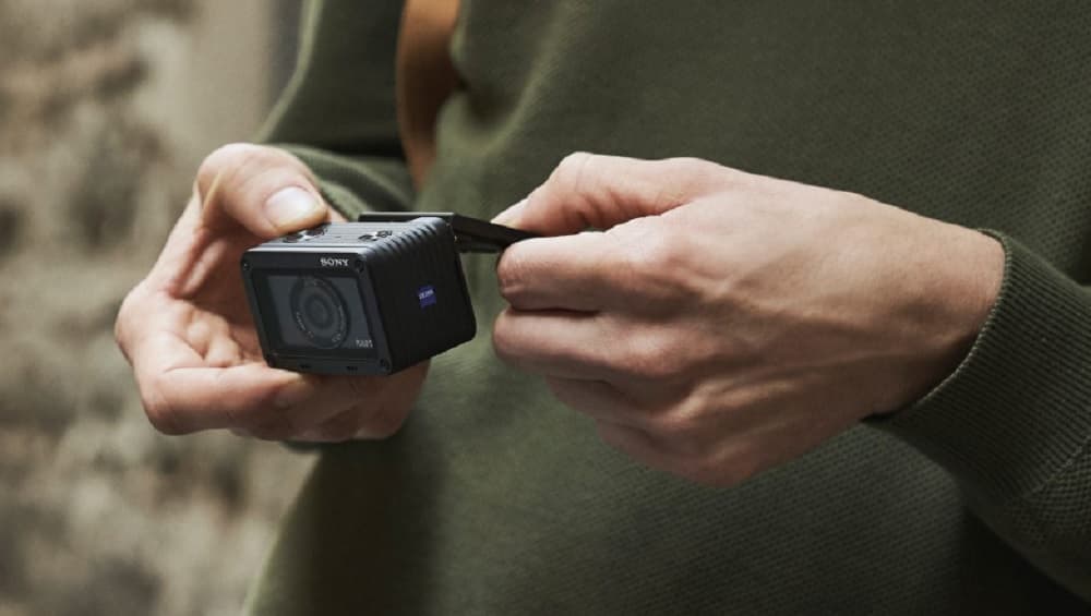 Sony RX0 II Premium Compact Camera भारतात लॉन्च, जगातील सर्वात छोटा, वजनाला कमी असलेला कॅमेरा खिशाला परवडणाऱ्या दरात, फिचर्स घ्या जाणून Sony RX0 II Premium Compact Camera भारतात लॉन्च, जगातील सर्वात छोटा, वजनाला कमी असलेला कॅमेरा खिशाला परवडणाऱ्या दरात, फिचर्स घ्या जाणून