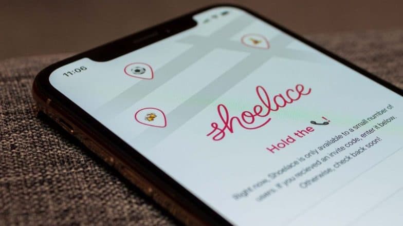 फेसबुकला टक्कर देण्यासाठी गुगलचे नवे Shoelace App; नेटवर्क नसतानाही वापरण्याची सोय, जाणून घ्या वैशिष्ठ्ये फेसबुकला टक्कर देण्यासाठी गुगलचे नवे Shoelace App; नेटवर्क नसतानाही वापरण्याची सोय, जाणून घ्या वैशिष्ठ्ये