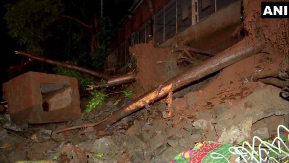 Maharashtra Monsoon Update: मुसळधार पावसामुळे पुणे, कल्याण, मालाड परिसरात भिंत कोसळली, दुर्घटनेत 22 जण ठार Maharashtra Monsoon Update: मुसळधार पावसामुळे पुणे, कल्याण, मालाड परिसरात भिंत कोसळली, दुर्घटनेत 22 जण ठार