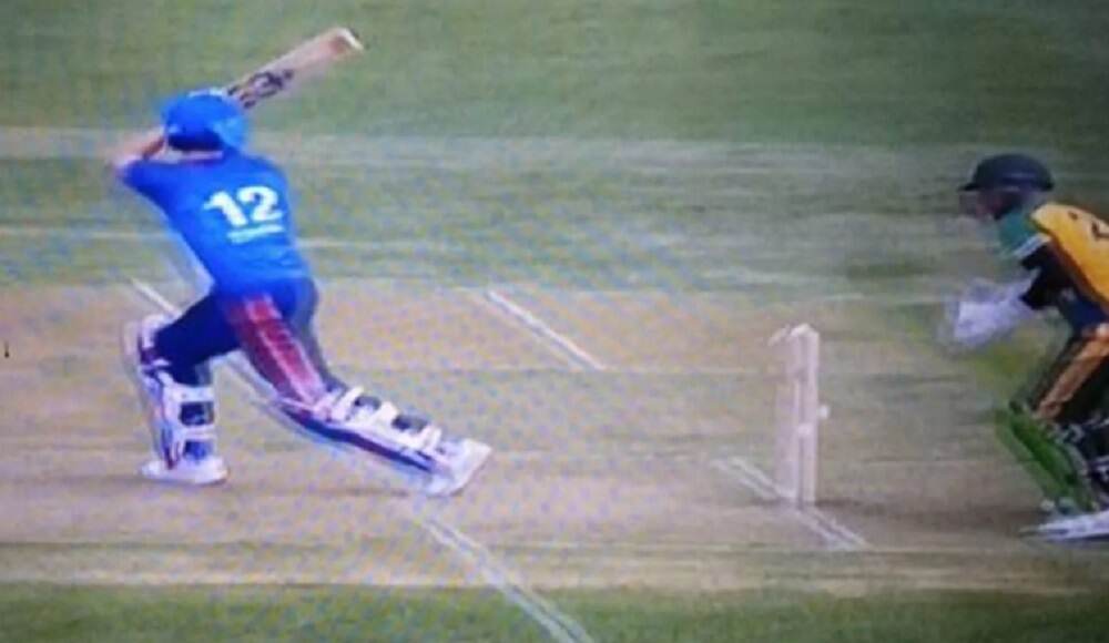Global T-20 League: खराब 'पंचगिरी' मुळे युवराज सिंह बाद, ट्विटरवर यूजर्स ने व्यक्त केला संताप Global T-20 League: खराब 'पंचगिरी' मुळे युवराज सिंह बाद, ट्विटरवर यूजर्स ने व्यक्त केला संताप
