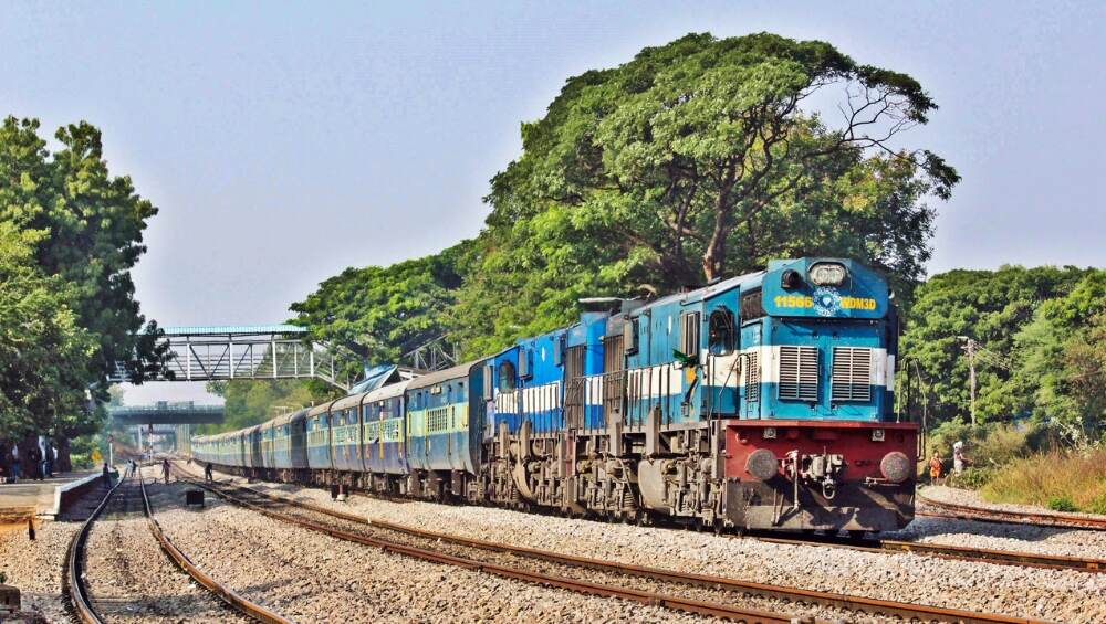 रेल्वे प्रवासाचा अनुभव द्विगुणित करण्यासाठी पश्चिम रेल्वे मार्गावरील या 6 एक्सप्रेसमध्ये सुरु झाली 'शॉपिंग ऑन व्हील' सेवा रेल्वे प्रवासाचा अनुभव द्विगुणित करण्यासाठी पश्चिम रेल्वे मार्गावरील या 6 एक्सप्रेसमध्ये सुरु झाली 'शॉपिंग ऑन व्हील' सेवा