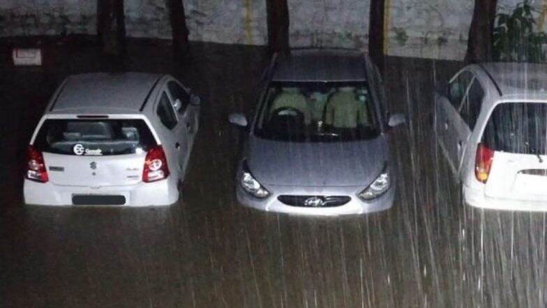 पुणे येथे झालेल्या अतिमुसळधार पावसामुळे मृतांचा आकडा 23 वर पोहचला, 8 जण अद्याप बेपत्ता पुणे येथे झालेल्या अतिमुसळधार पावसामुळे मृतांचा आकडा 23 वर पोहचला, 8 जण अद्याप बेपत्ता
