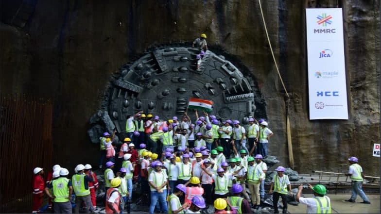 मुंबई: कुलाबा-वांद्रे-सीप्झ या मेट्रो 3 च्या मार्गाचे आझाद मैदान ते मुंबई सेंट्रल स्टेशनपर्यंतचे भुयारीकरण पूर्ण मुंबई: कुलाबा-वांद्रे-सीप्झ या मेट्रो 3 च्या मार्गाचे आझाद मैदान ते मुंबई सेंट्रल स्टेशनपर्यंतचे भुयारीकरण पूर्ण