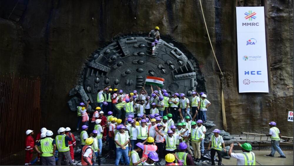 मुंबई: कुलाबा-वांद्रे-सीप्झ या मेट्रो 3 च्या मार्गाचे आझाद मैदान ते मुंबई सेंट्रल स्टेशनपर्यंतचे भुयारीकरण पूर्ण मुंबई: कुलाबा-वांद्रे-सीप्झ या मेट्रो 3 च्या मार्गाचे आझाद मैदान ते मुंबई सेंट्रल स्टेशनपर्यंतचे भुयारीकरण पूर्ण