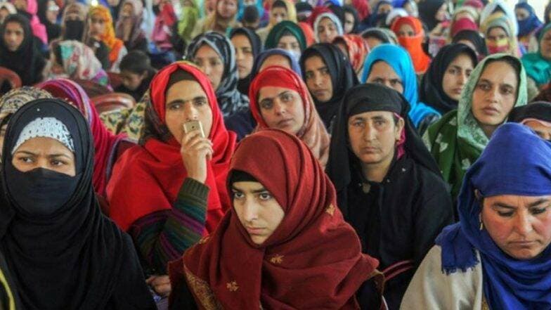 Jammu and Kashmir: काय होतं जम्मू-कश्मीरमधलं कलम 370, जाणून घ्या सविस्तर Jammu and Kashmir: काय होतं जम्मू-कश्मीरमधलं कलम 370, जाणून घ्या सविस्तर