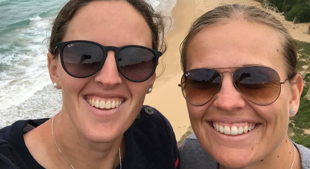 न्यूझीलंडच्या Lesbian महिला कर्णधारा एमी सैटरथवेट हिने दिली गुड न्यूज, लवकरच प्राप्त होणार मातृत्व; Twitter शेअर केली खास पोस्ट न्यूझीलंडच्या Lesbian महिला कर्णधारा एमी सैटरथवेट हिने दिली गुड न्यूज, लवकरच प्राप्त होणार मातृत्व; Twitter शेअर केली खास पोस्ट