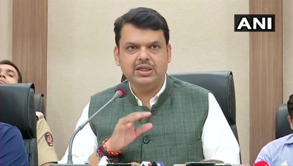 Maharashtra Floods 2019: मुख्यमंत्री देवेंद्र फडणवीस यांच्या सह कॅबिनेट मंत्र्यांनी पूरग्रस्तांसाठी दान केला महिन्याभराचा पगार; राज्याकडून 6813 कोटींची मदत जाहीर Maharashtra Floods 2019: मुख्यमंत्री देवेंद्र फडणवीस यांच्या सह कॅबिनेट मंत्र्यांनी पूरग्रस्तांसाठी दान केला महिन्याभराचा पगार; राज्याकडून 6813 कोटींची मदत जाहीर