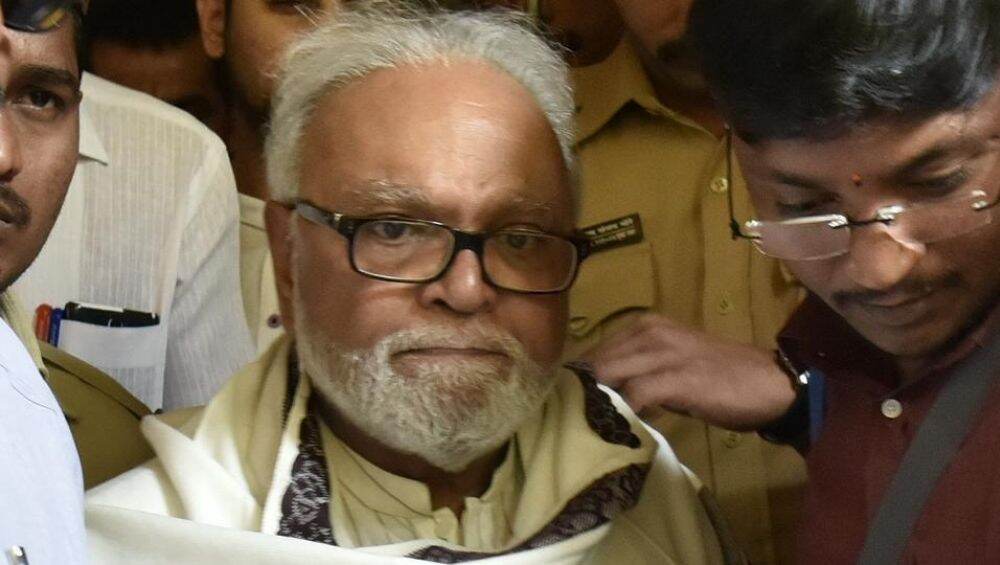 राष्ट्रवादी पक्षाचे जेष्ठ नेते छगन भुजबळ यांची शिवसेनेत घरवापसी? राजकीय वर्तुळात चर्चांना उधाण राष्ट्रवादी पक्षाचे जेष्ठ नेते छगन भुजबळ यांची शिवसेनेत घरवापसी? राजकीय वर्तुळात चर्चांना उधाण