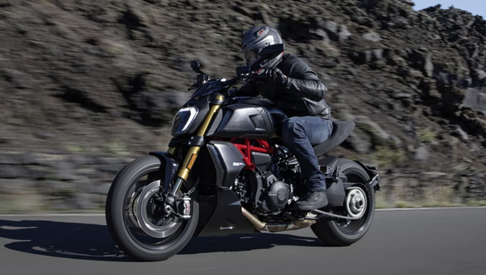 Ducati Diavel 1260,Diavel 1260 S बाइक भारतात लॉन्च, पाहा फिचर्स, जाणून घ्या किंमत